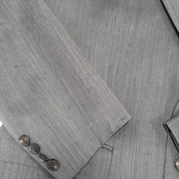 Zara Man Grey Herringbone 2 Button Vented Notch Blazer Sport Coat Size 46 - Picture 6 of 16